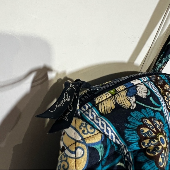Vera Bradley Large Duffel Weekender Bag Bayou Print Blue Yellow Floral Travel - Picture 3 of 9